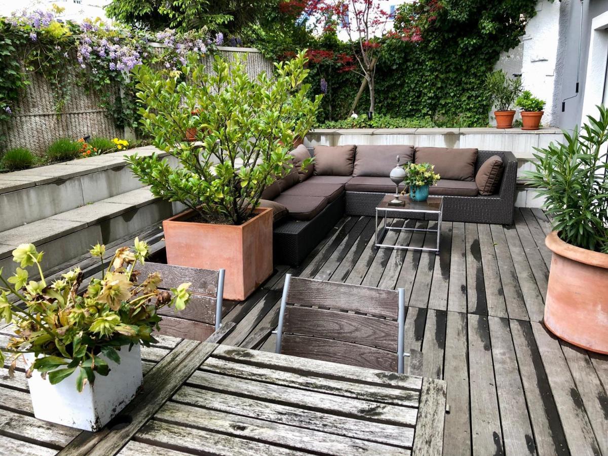 Eclectic Garden In A Quiet Residential Area Apartamento *